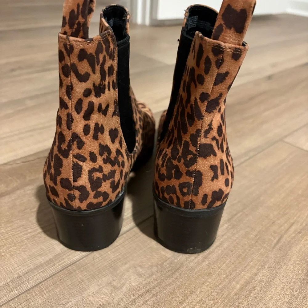 A new‎ day Ellie Leopard Print Chelsea Boots black Brown size 9